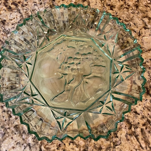 Dining Vintage Federal Glass 11 Green Carnival Depression Fruit Bowl